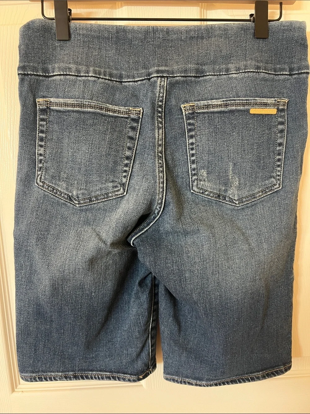 Rock & Republic Shorts Fever Pull On Denim Bermuda 10 Rx Stretchy Slimming Long